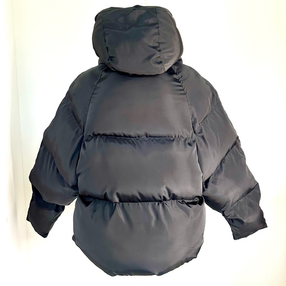 Toast Society Pluto Puffer Jacket In Black - Picture 6 of 16